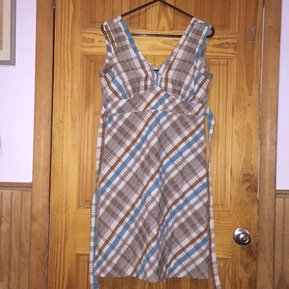 Summer dress with tie in back